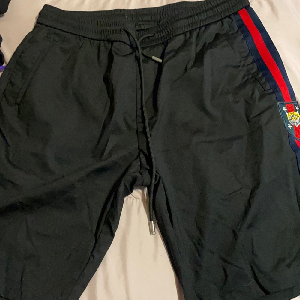 Gucci size 34 black Shorts
